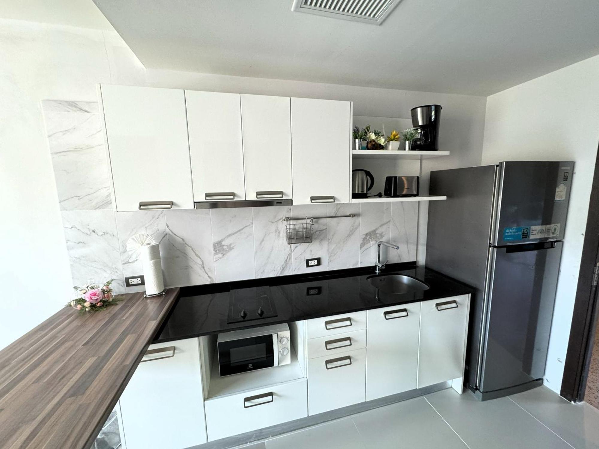 Private Apartment At Emerald Terrace Patong Extérieur photo