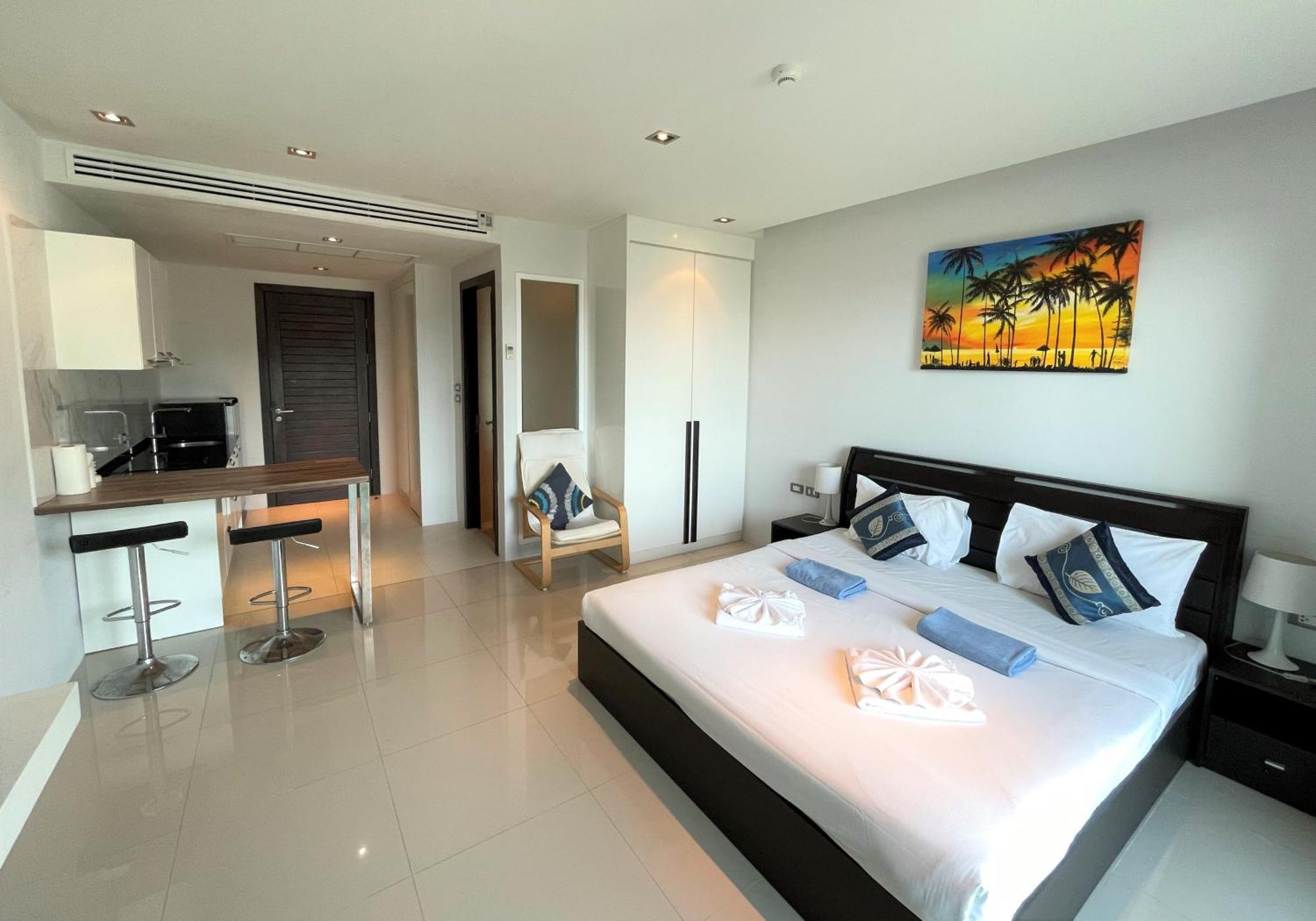 Private Apartment At Emerald Terrace Patong Extérieur photo