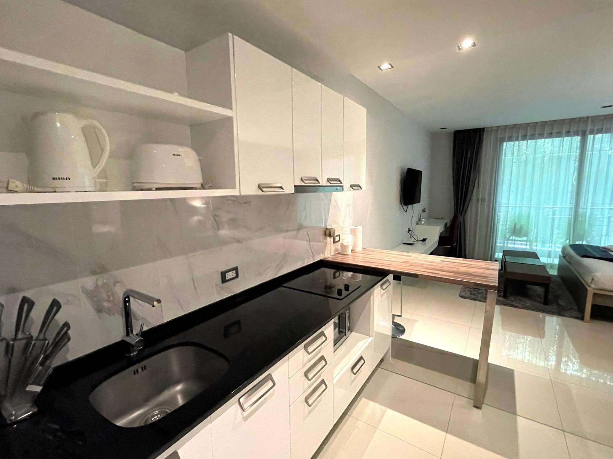 Private Apartment At Emerald Terrace Patong Extérieur photo