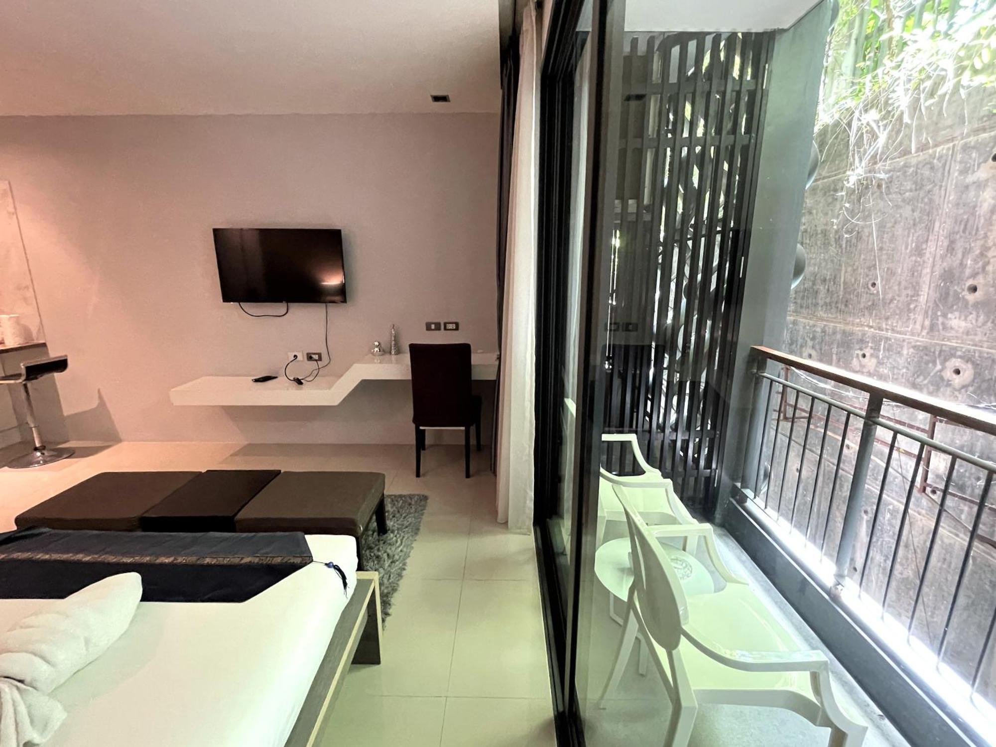 Private Apartment At Emerald Terrace Patong Extérieur photo